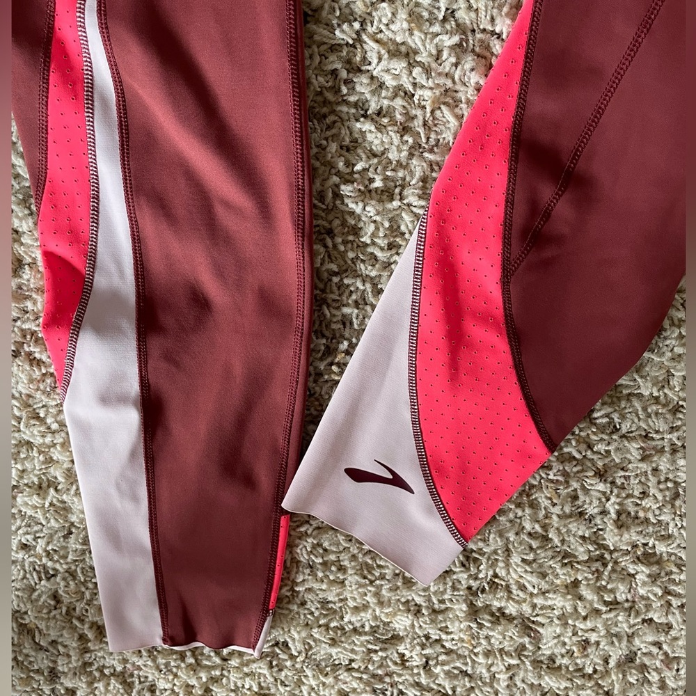 NWT women’s running leggings. Brooks size S - Picture 2 of 8